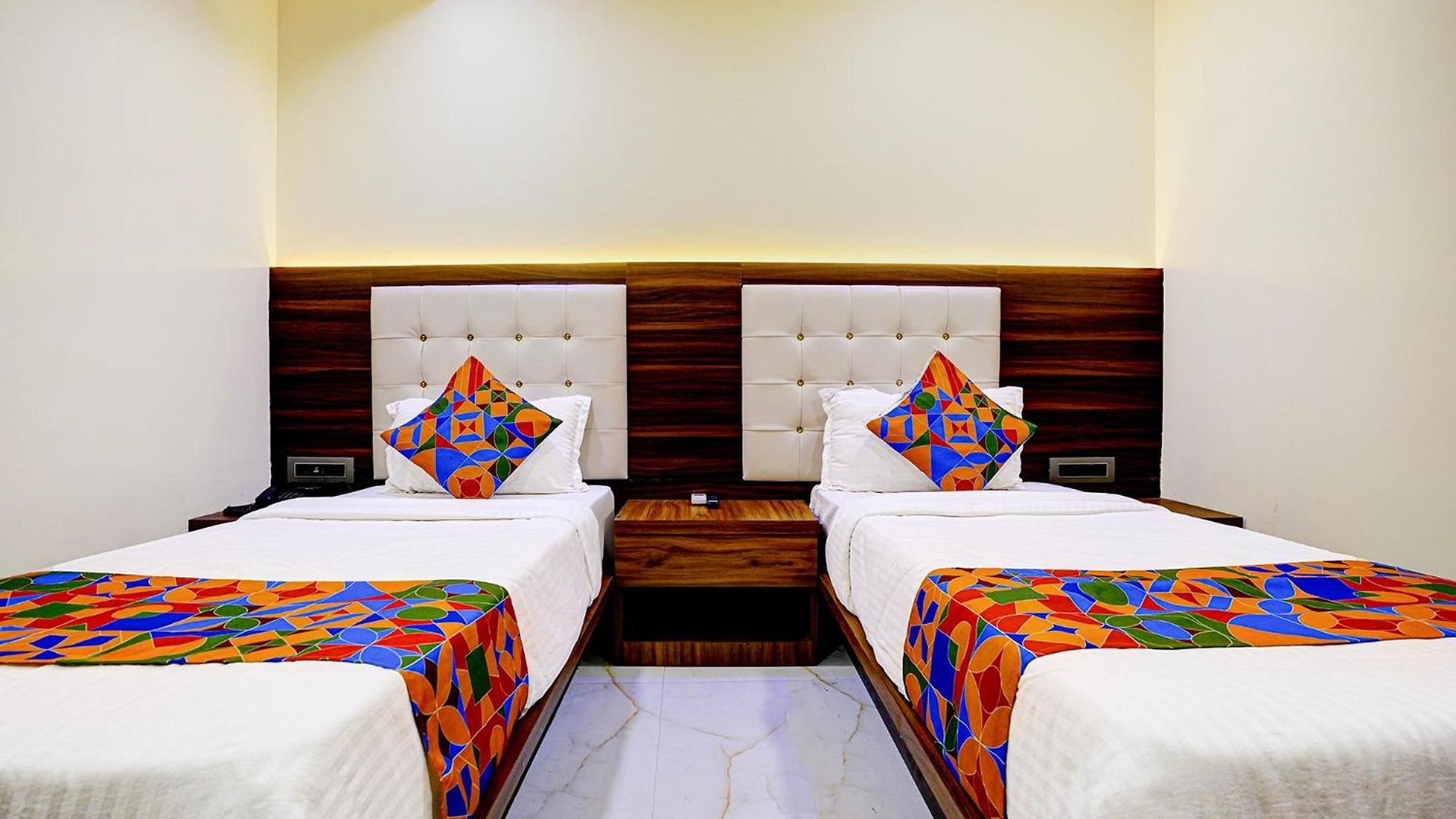 Fabhotel Majestic Crest Hotel 3*