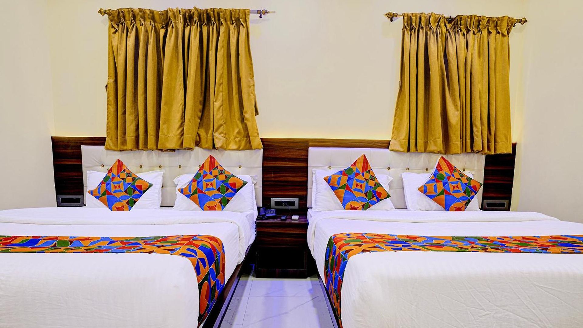 Fabhotel Majestic Crest Hotel