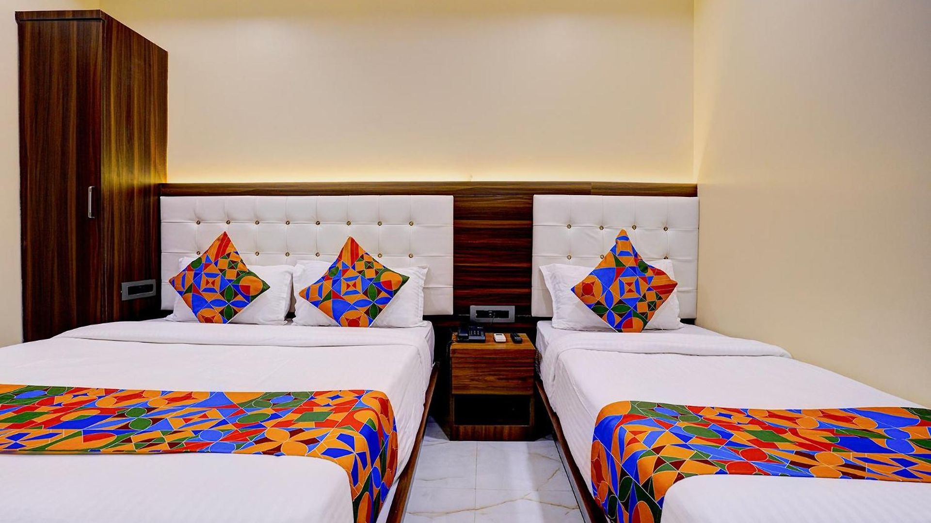 Fabhotel Majestic Crest
