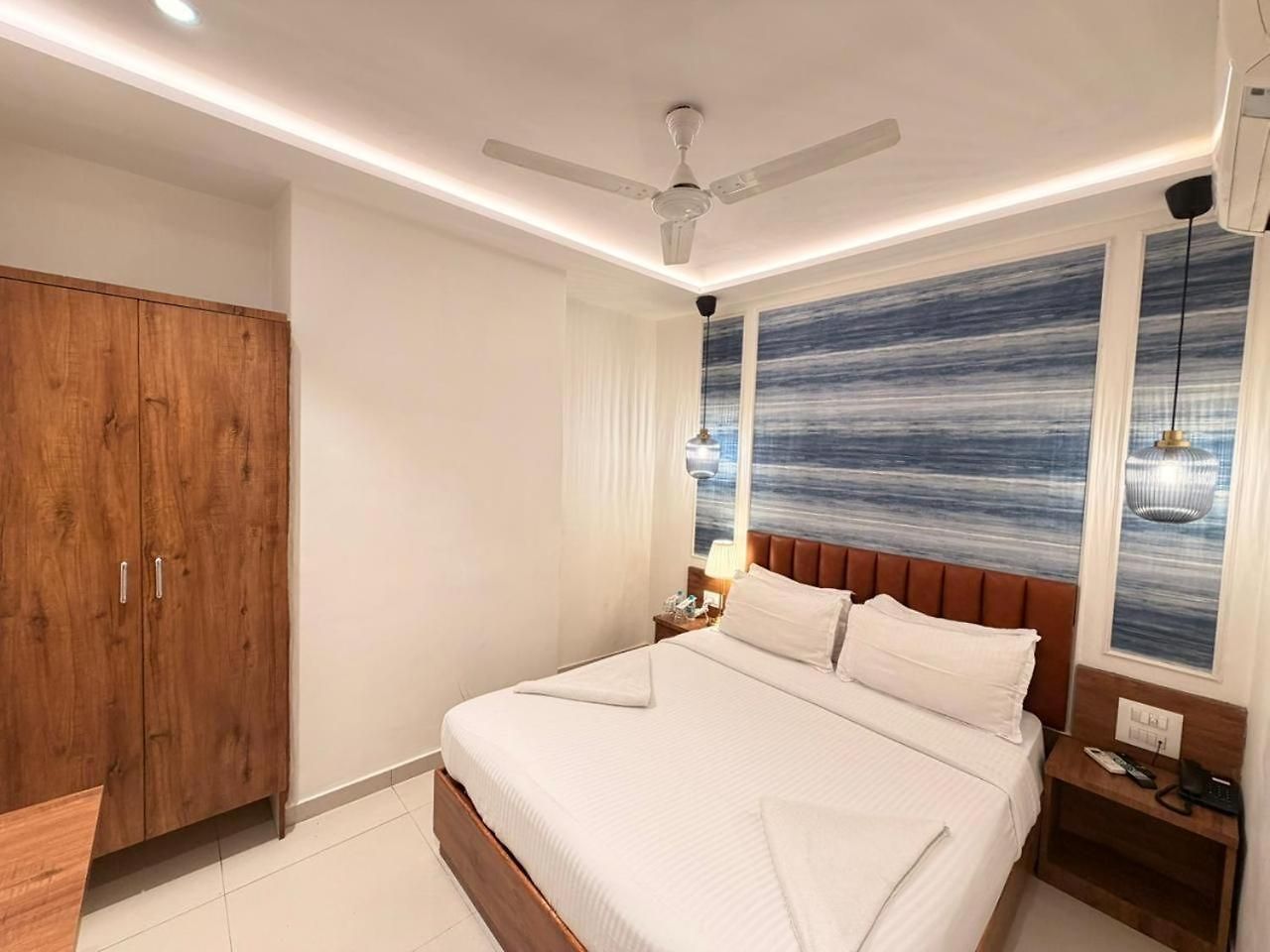 Palm Breeze - Colaba Hotel Mumbai