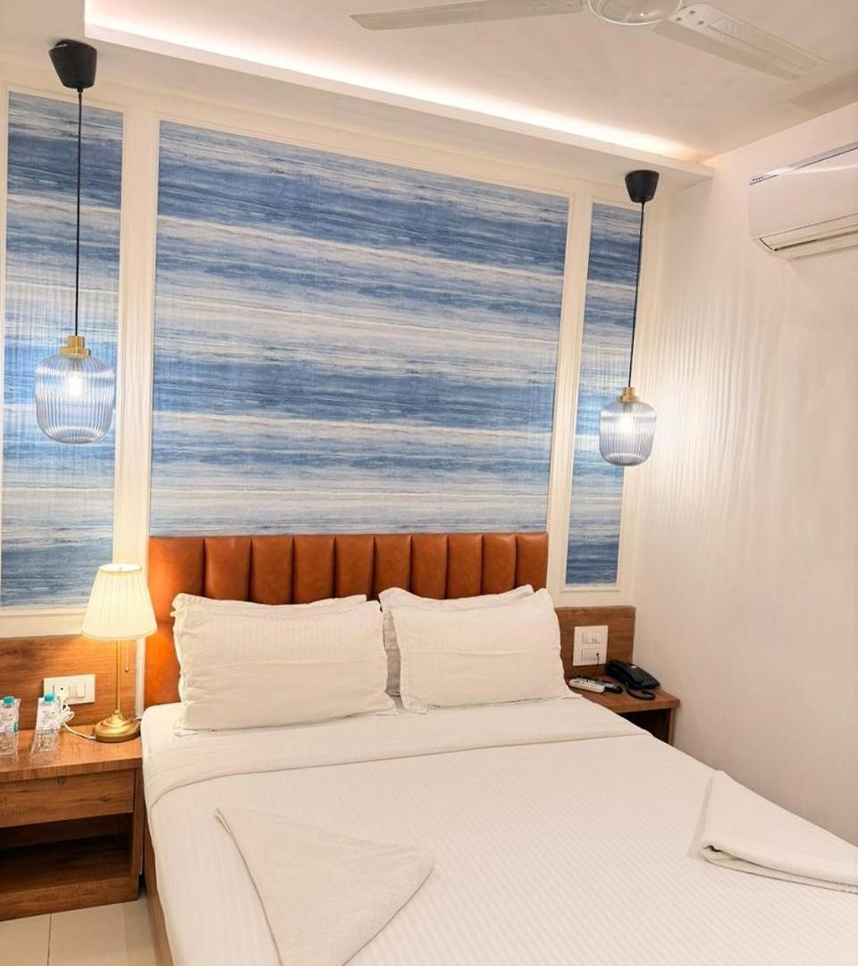 Palm Breeze - Colaba