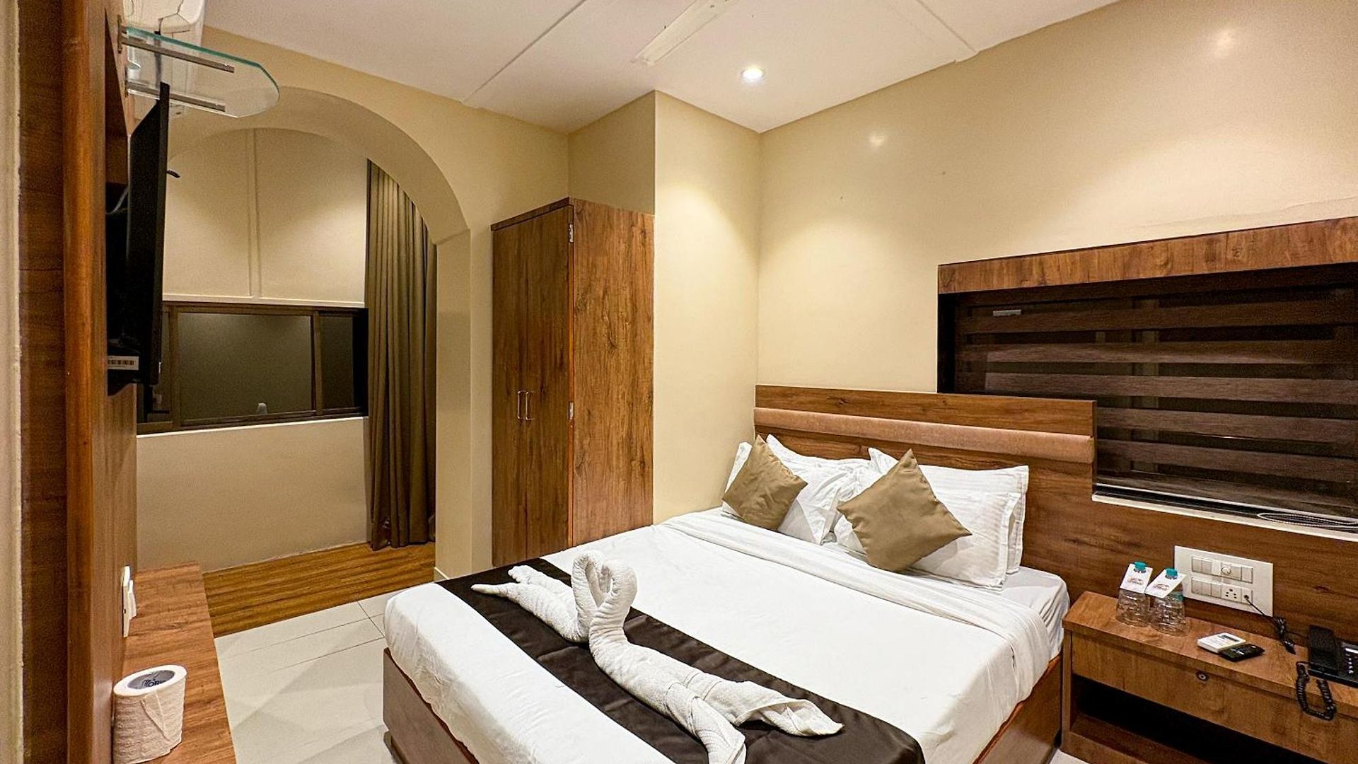 Palm Breeze - Colaba Mumbai