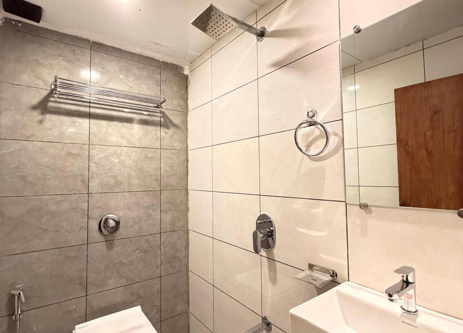 Palm Breeze - Colaba Hotel 3*