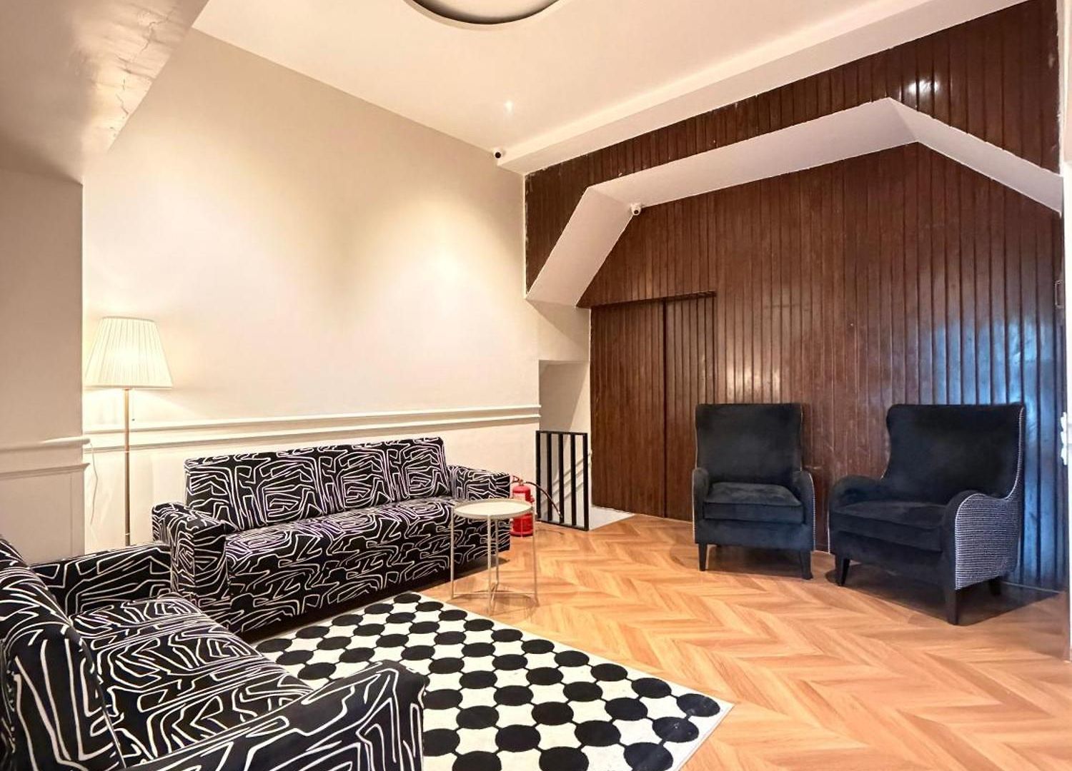 Hotel Palm Breeze - Colaba