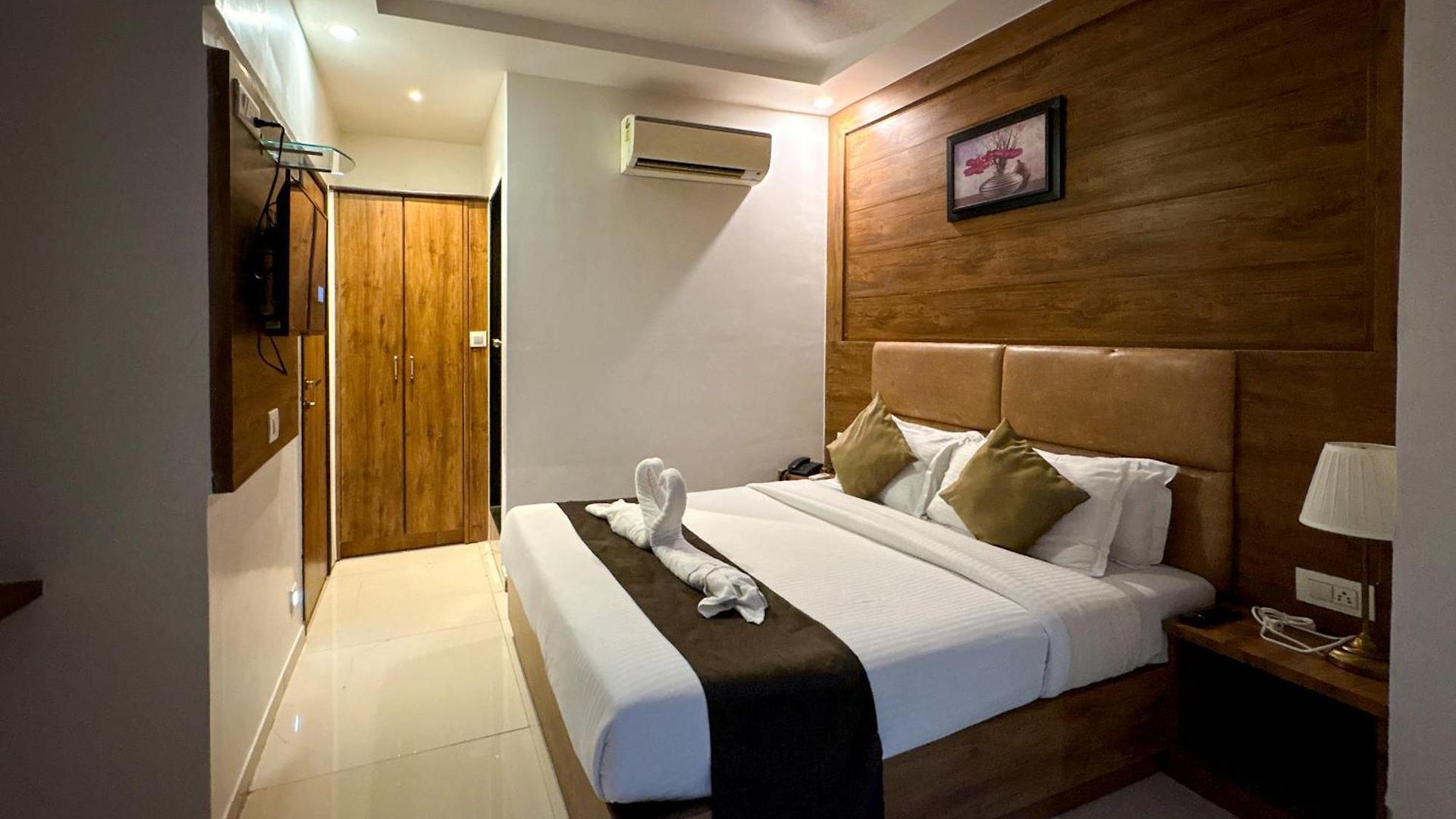 Palm Breeze - Colaba Hotel Mumbai