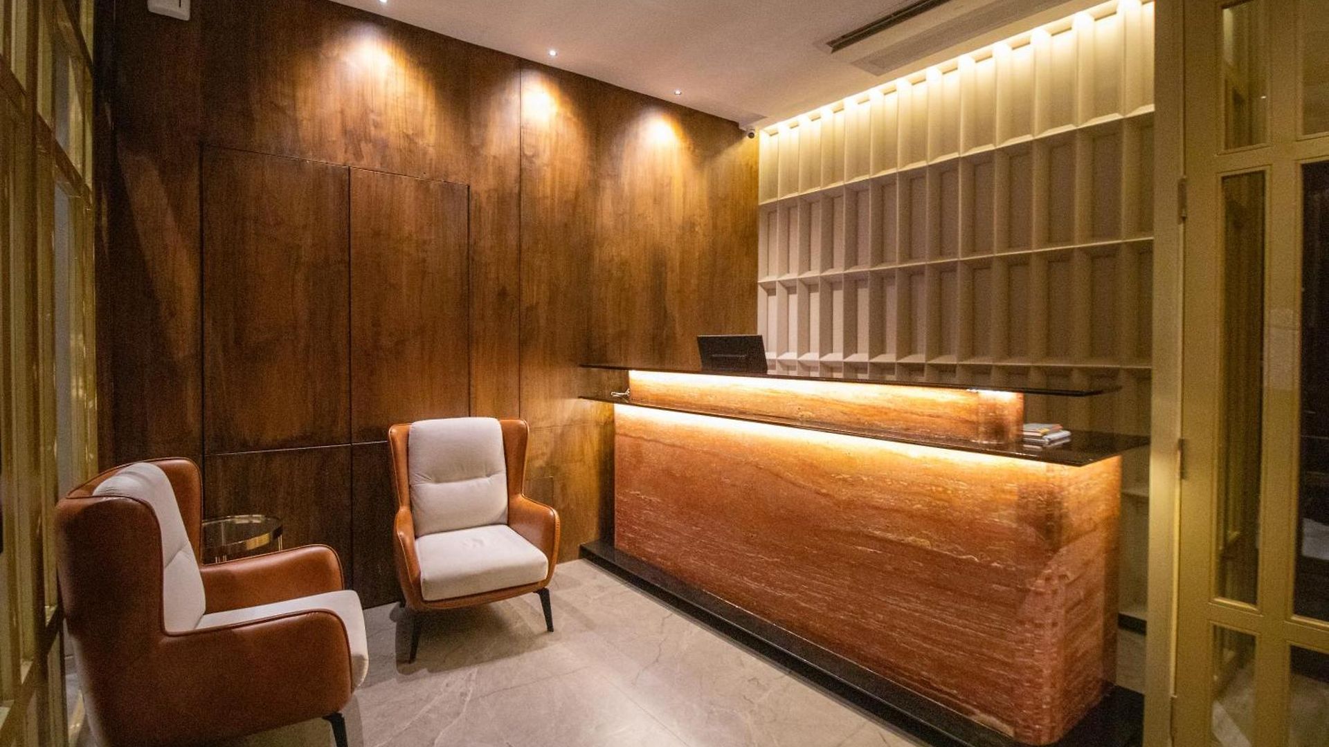 Hotel White Pearl - Colaba