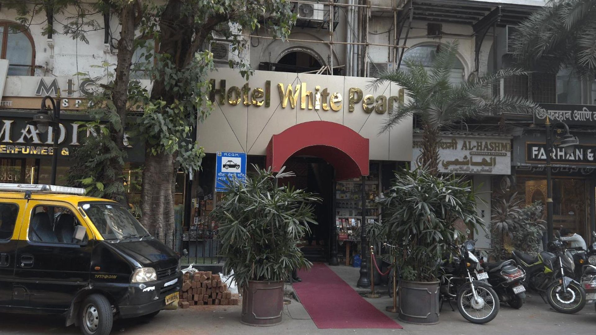 White Pearl - Colaba 3*