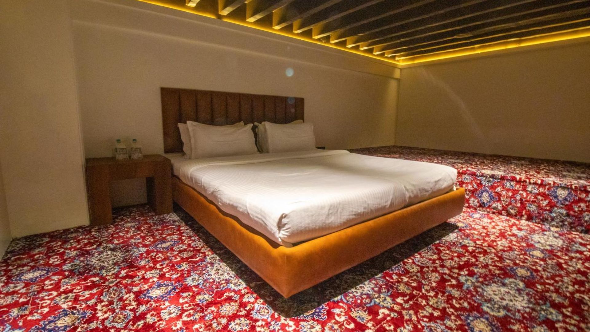 White Pearl - Colaba Hotel Mumbai