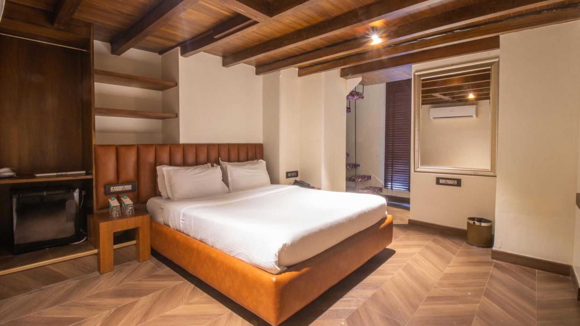 White Pearl - Colaba Hotel Mumbai