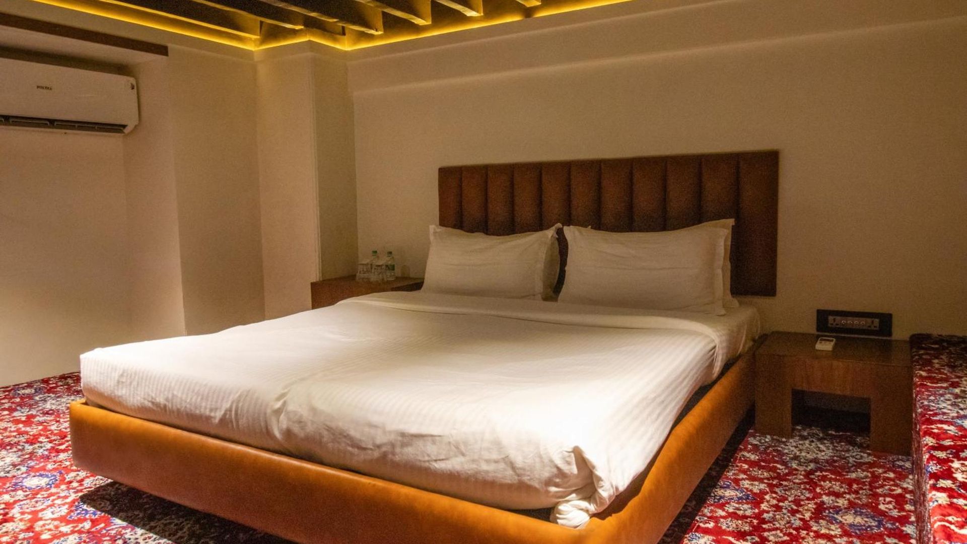 White Pearl - Colaba
