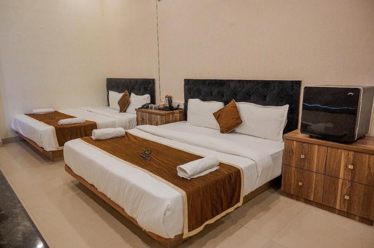 Hotel Collection O Parle Formerly Freedom Star 3*