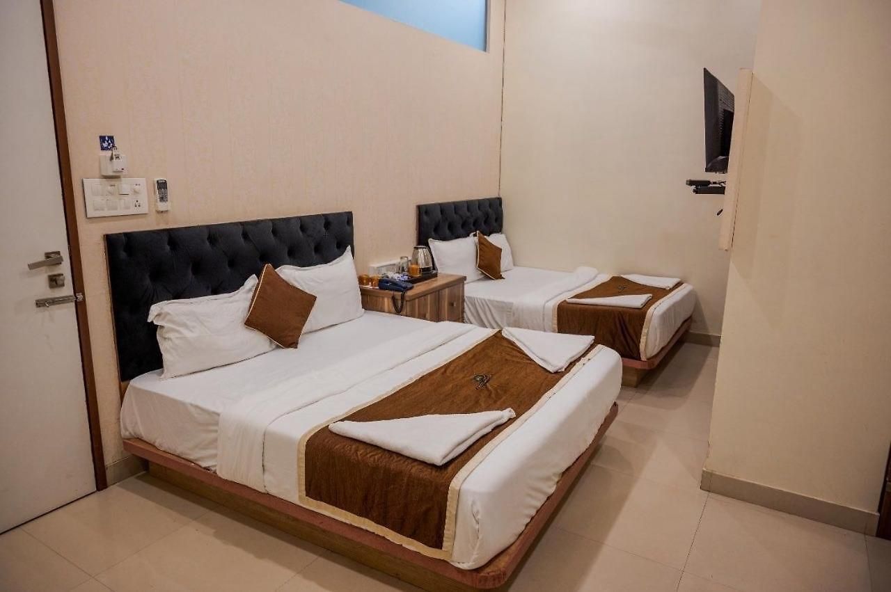 Hotel Collection O Parle Formerly Freedom Star Mumbai