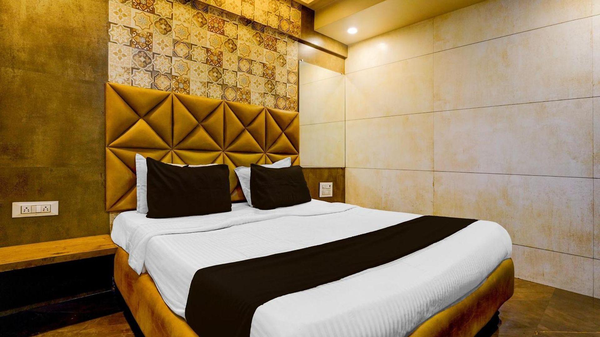 O Diana Palace & Boarding Hotel