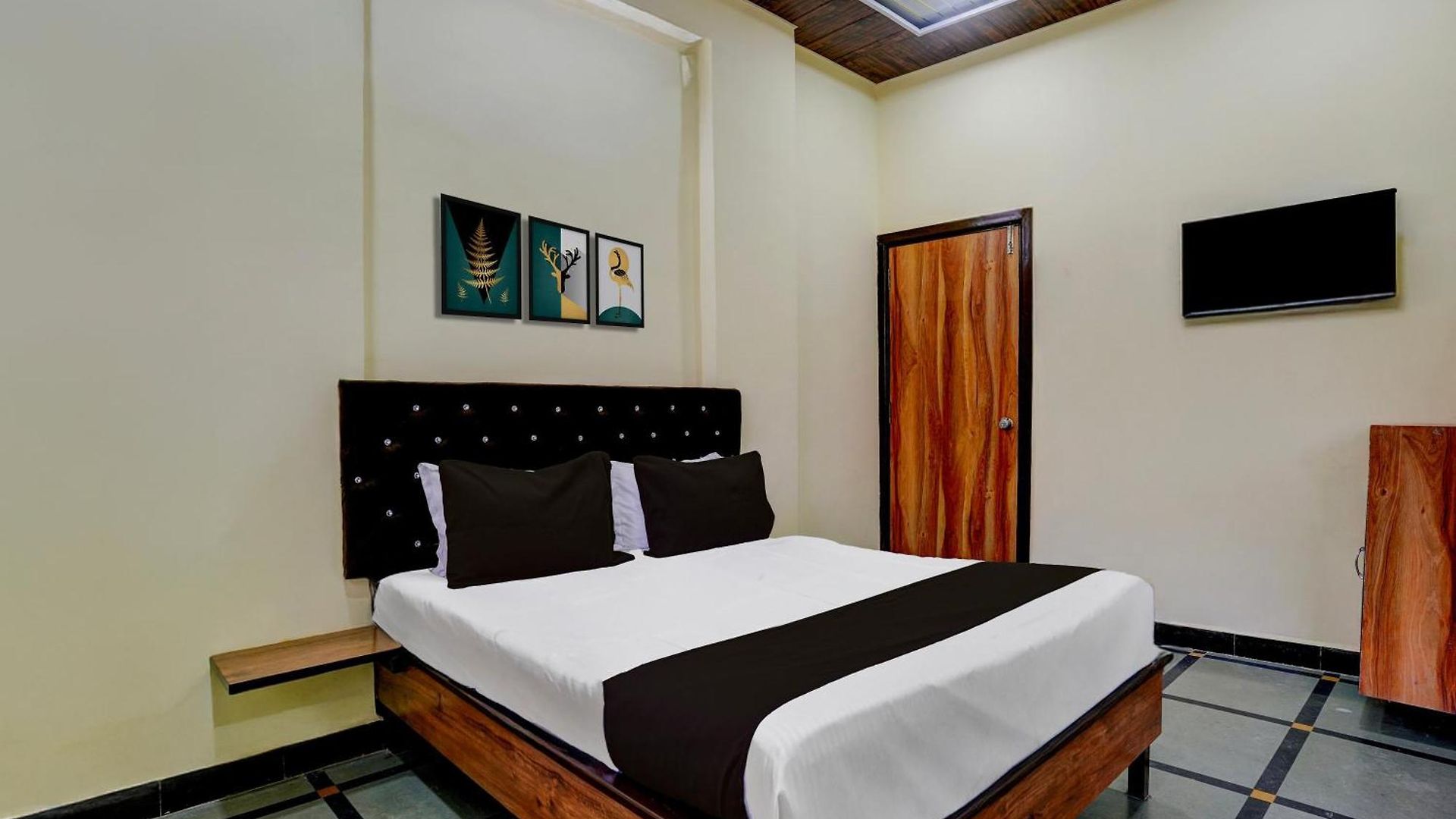 O Royal Hotel