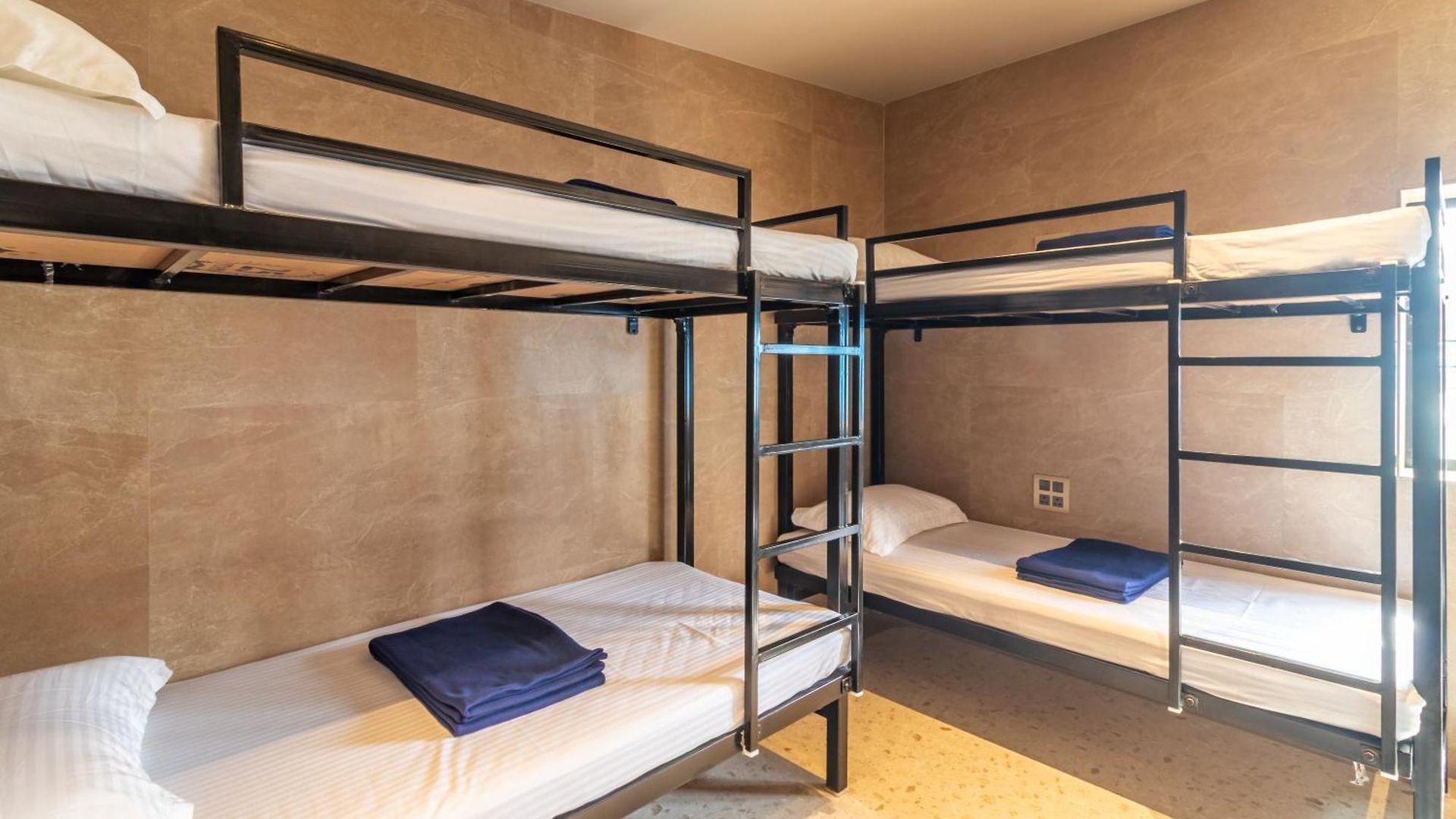 Hotel Reay Road Residency