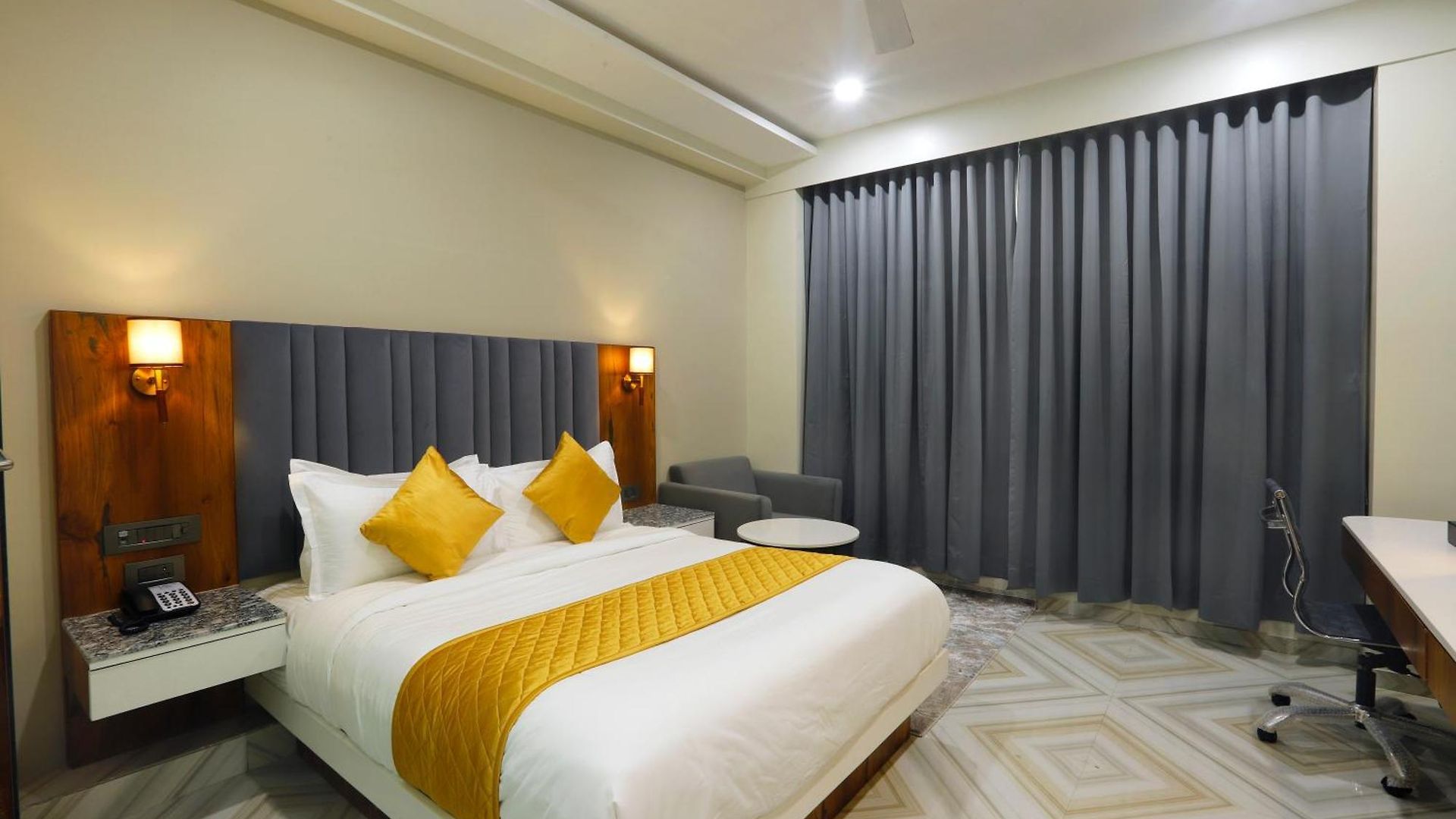 Hotel Breeze Bay Ex - Near Us Consulate, Bkc Mumbai