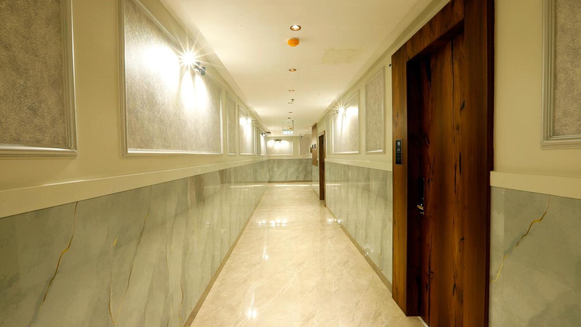 Hotel Breeze Bay Ex - Near Us Consulate, Bkc Mumbai