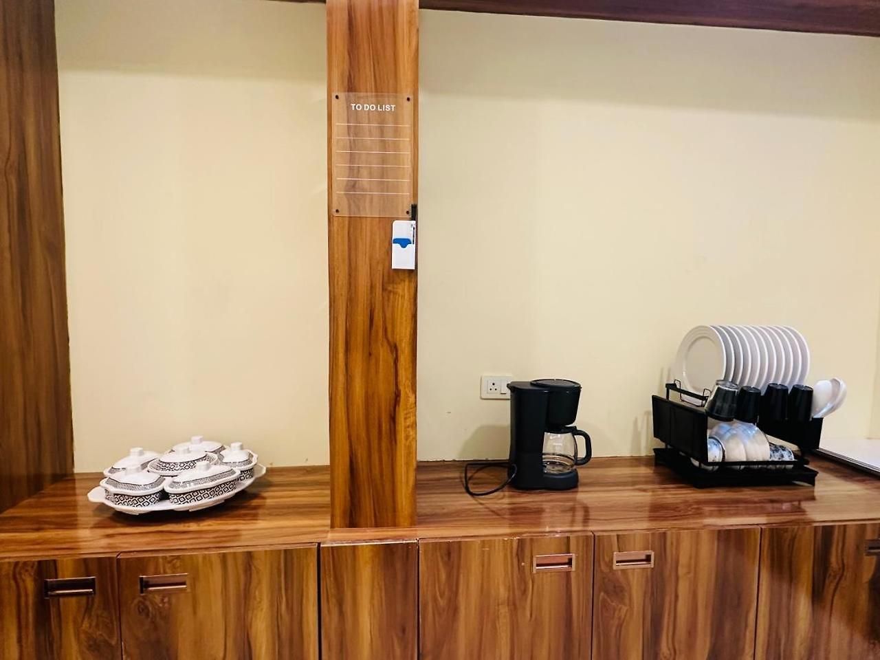 Hotel Sky By Glitz Nr Internatinational Airport Mumbai