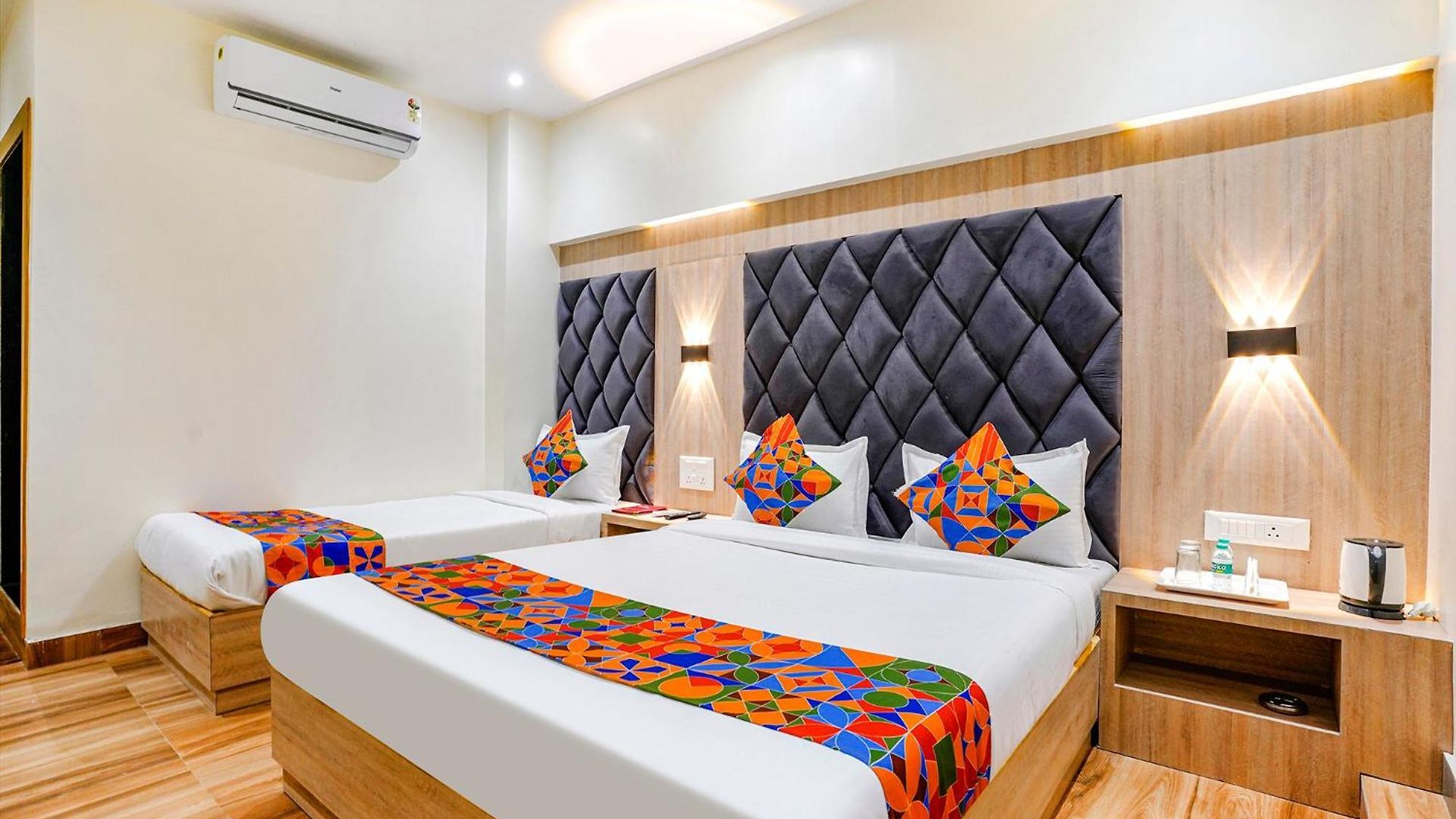 Riza Nesco Exhibition Centre Goregoan Hotel