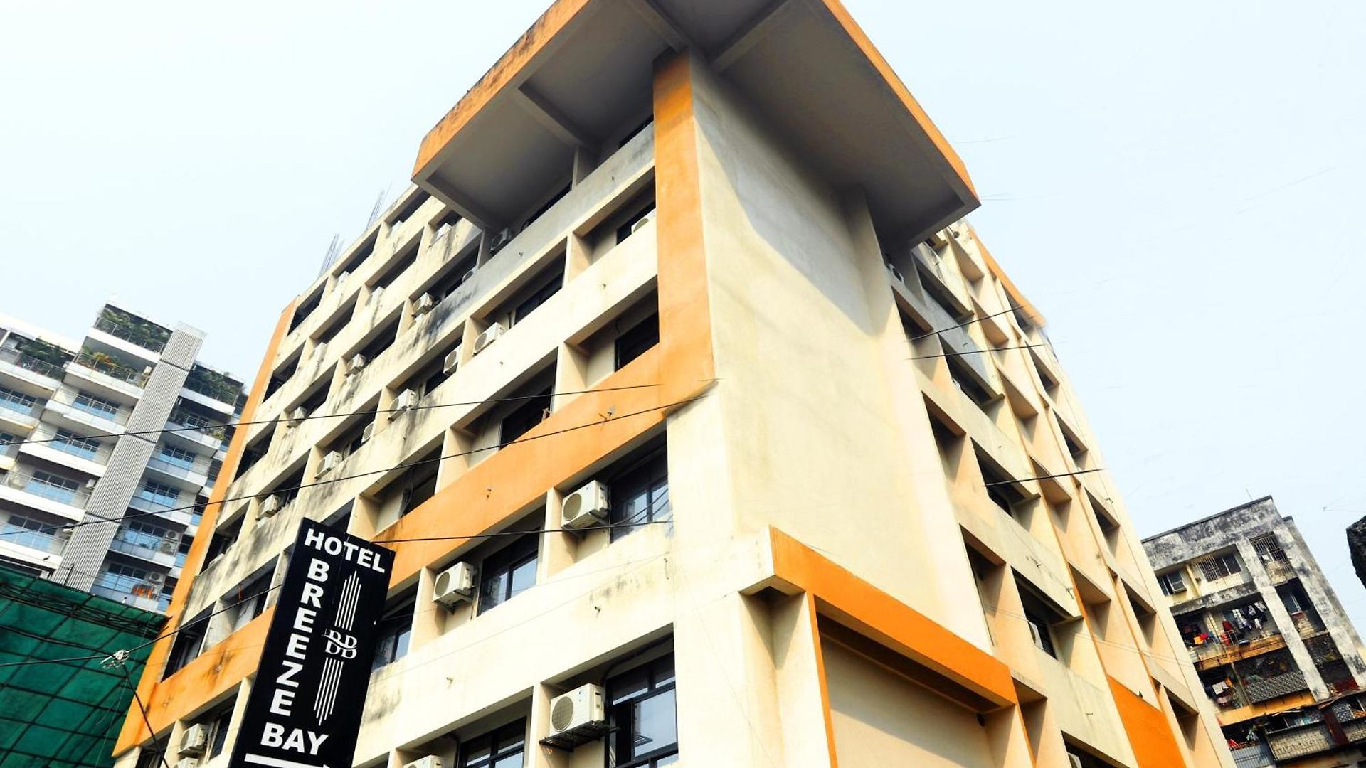 Hotel Breeze Bay Ex - Near Us Consulate, Bkc