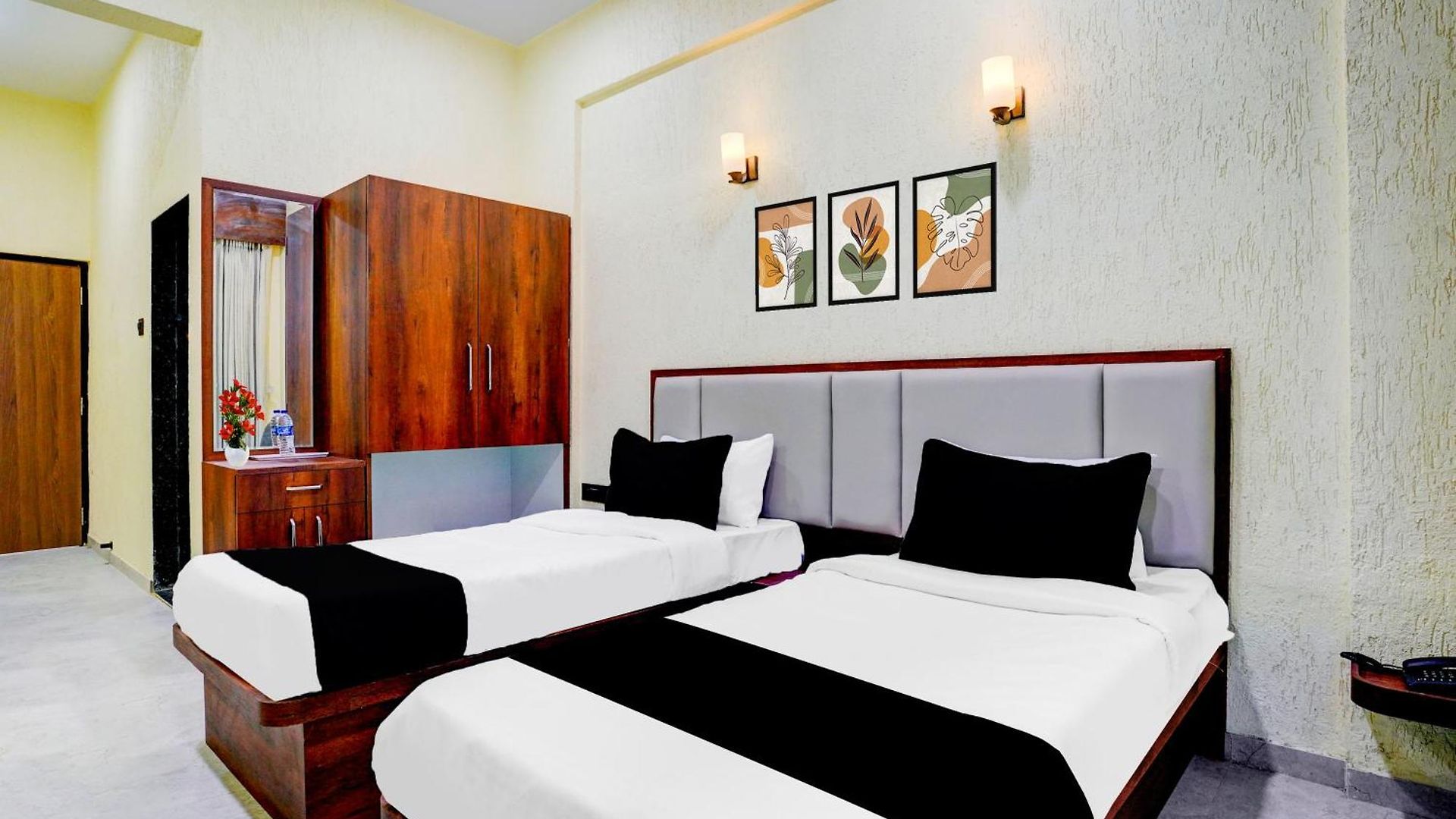 Hotel Super Collection O Kalamboli New Panvel Formerly Golden Paradise 3*