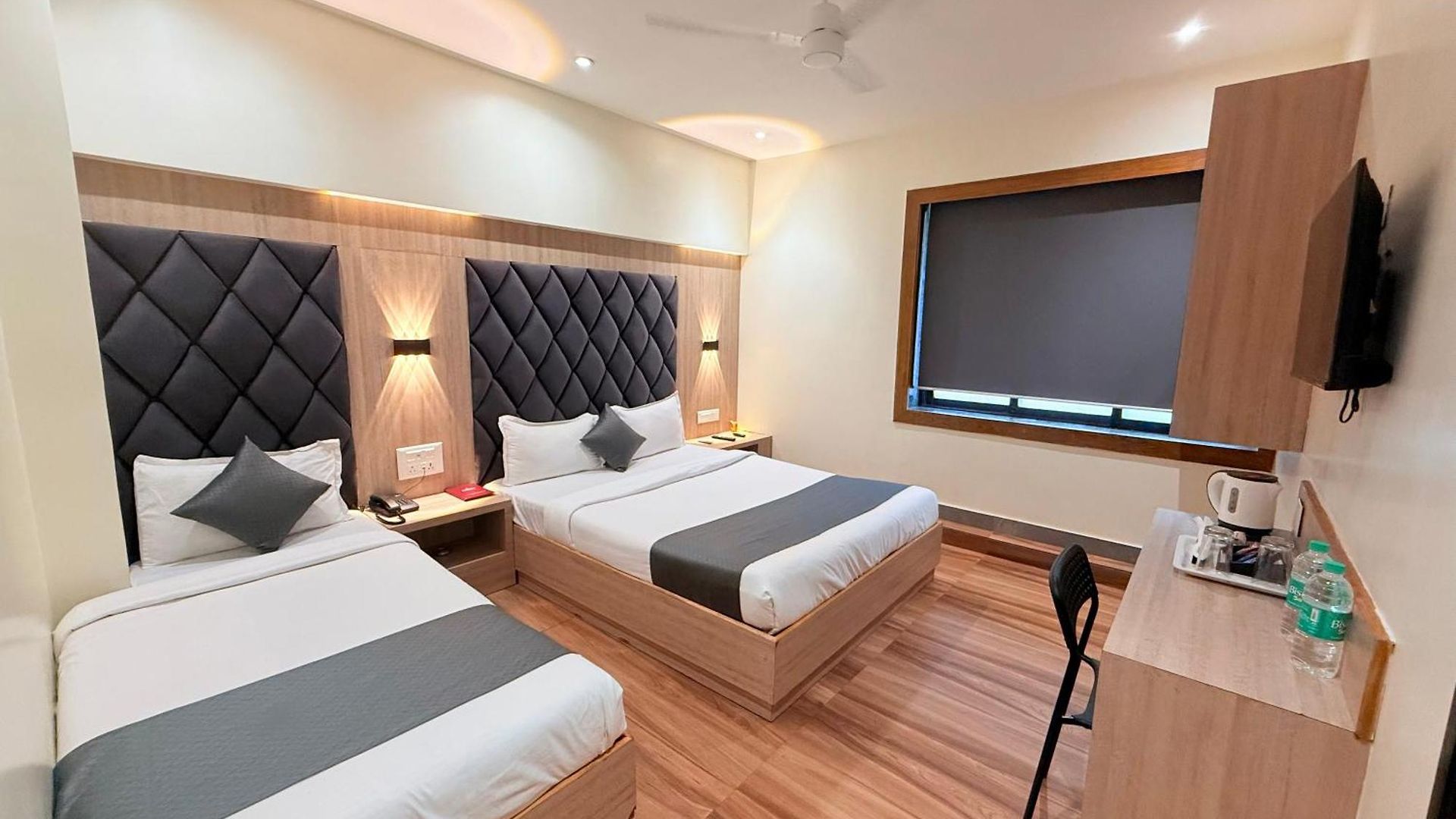 Hotel Riza Nesco Exhibition Centre Goregoan Mumbai