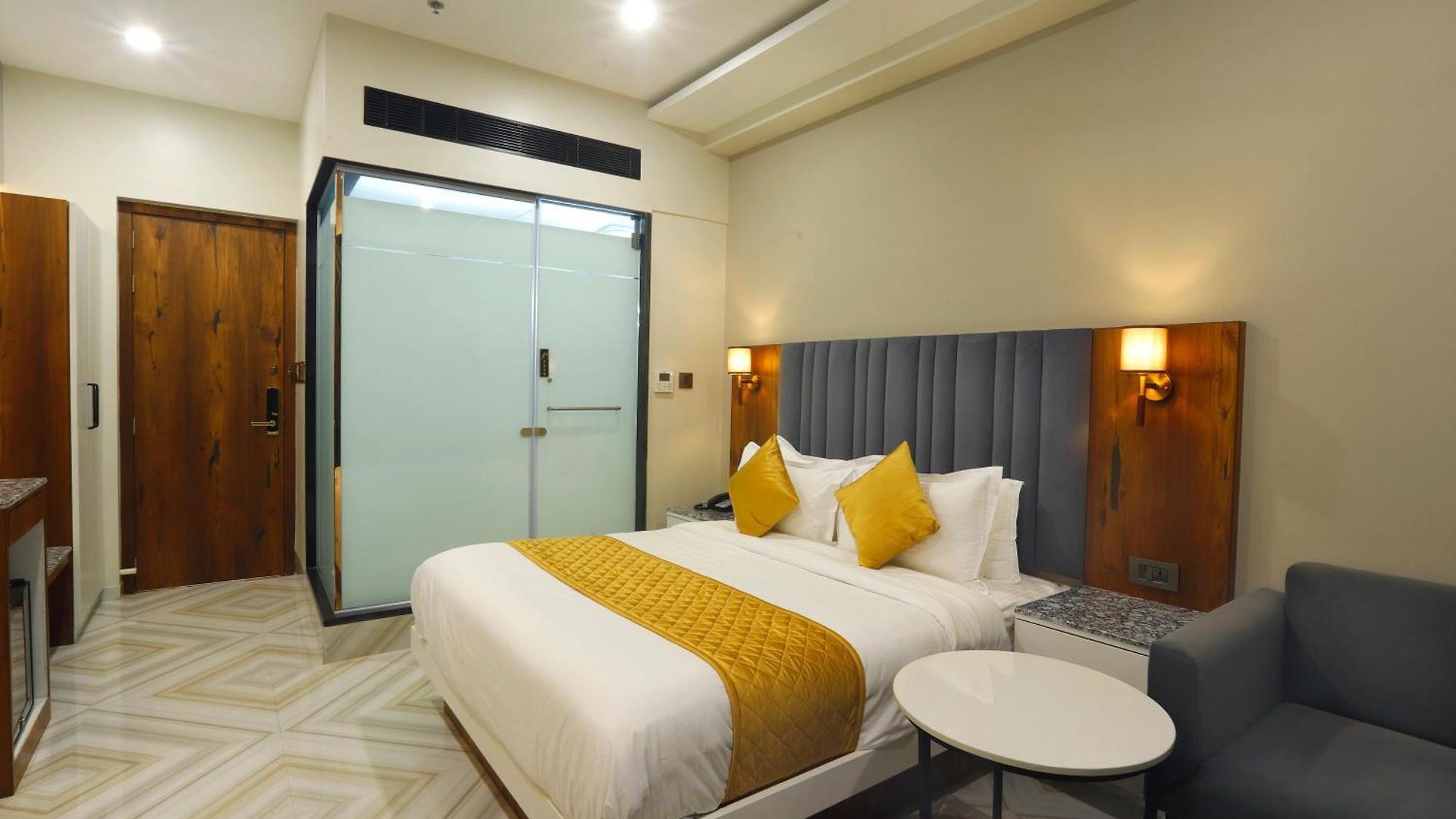 Breeze Bay Ex - Near Us Consulate, Bkc Mumbai