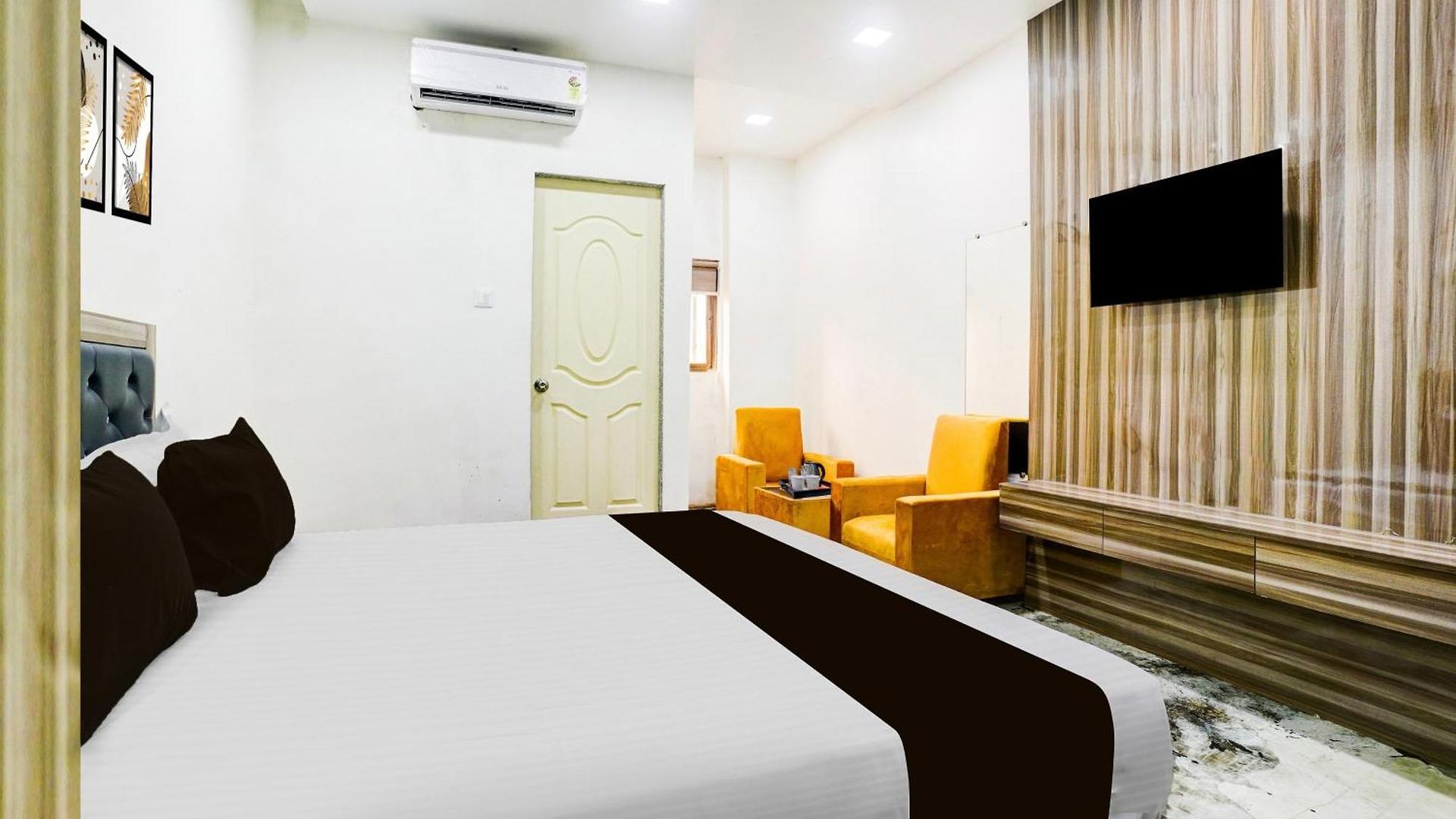 Hotel Collection O Ulhasnagar Birla Temple Formerly Yash Residency 3*