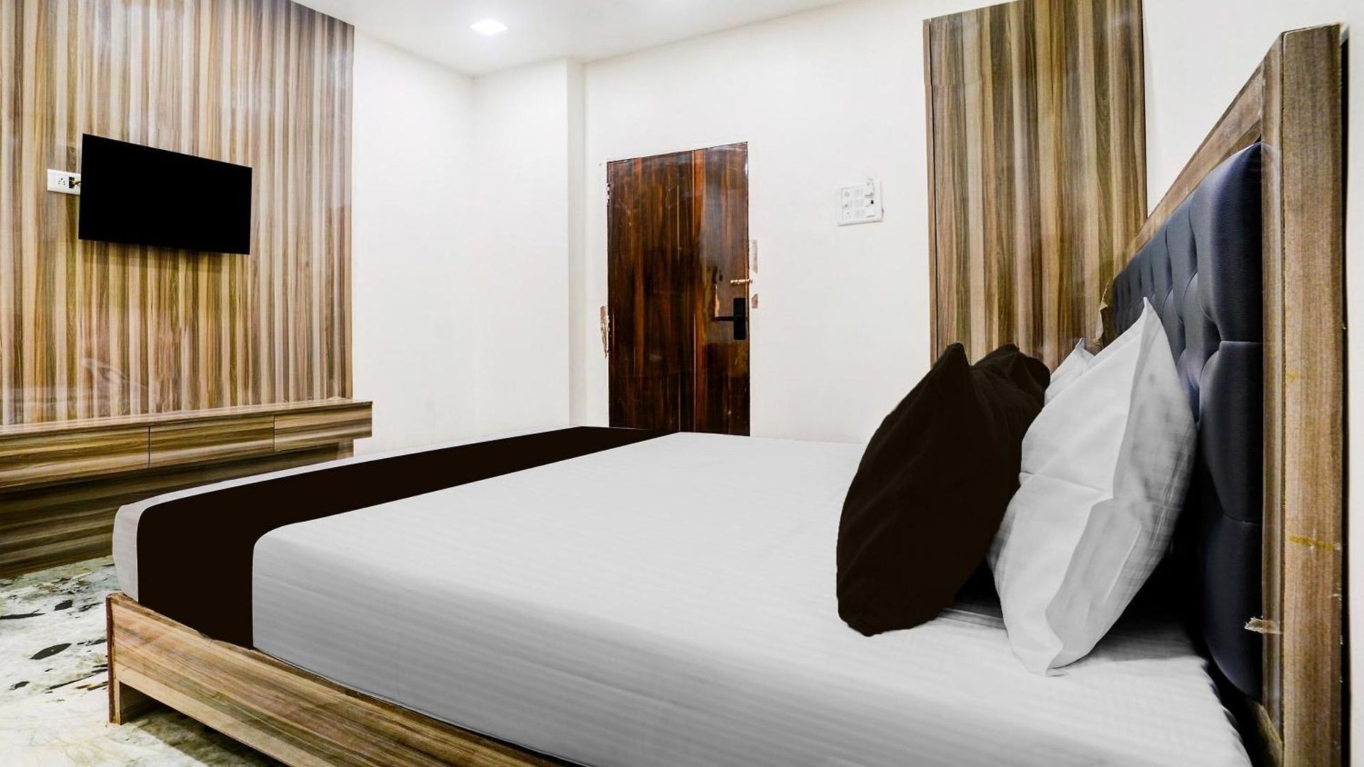 Collection O Ulhasnagar Birla Temple Formerly Yash Residency Hotel 3*