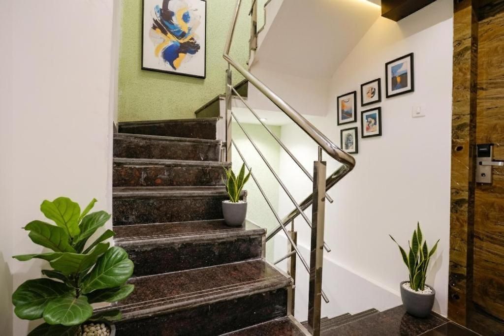 Hotel Atithi Regency Near Airport Terminal 2