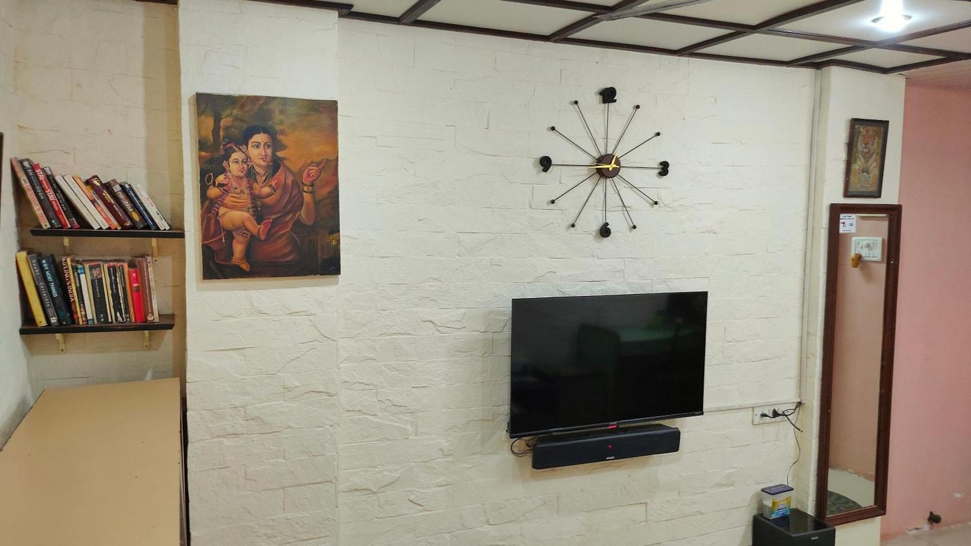 Homestay Ivory Room, Ac, Smart Tv, Ensuite, Independent