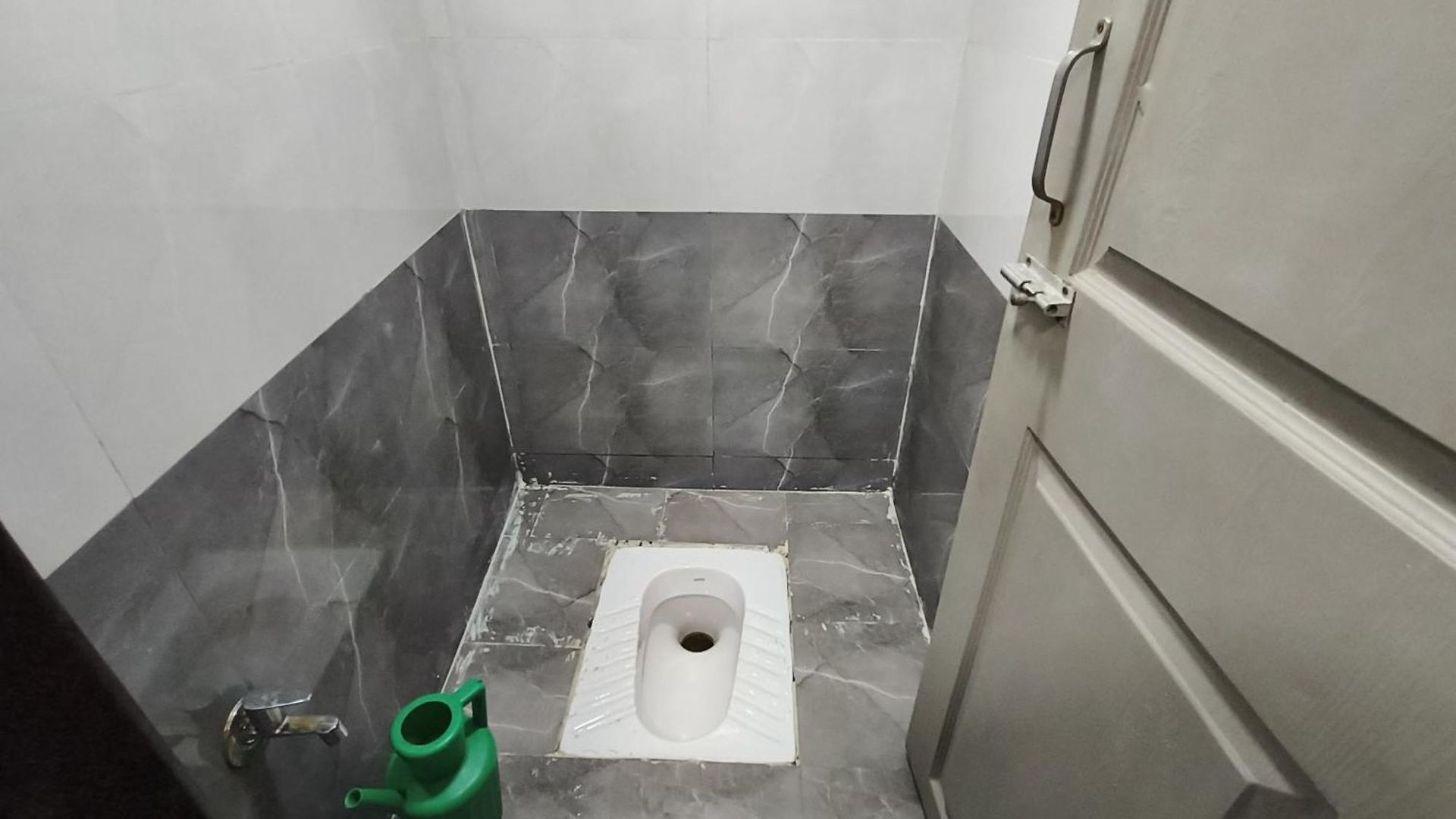 Basera And Separate For Group In Andheri East - Marol Hostel