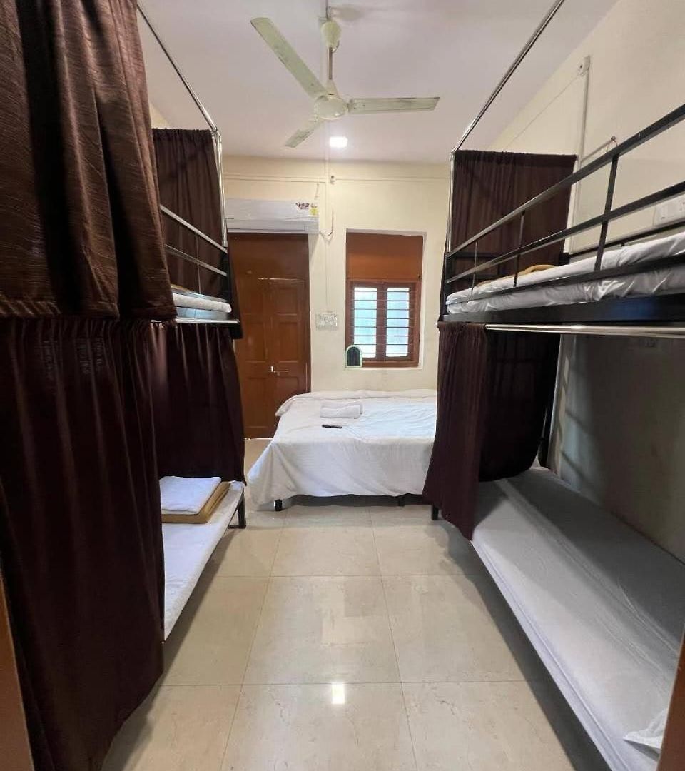 Galaxy Executive & Ac * Mumbai
