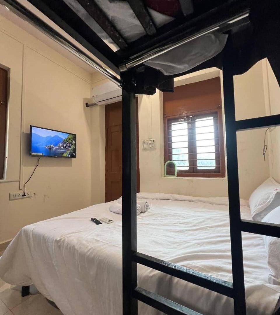 Galaxy Executive & Ac Guest house Mumbai