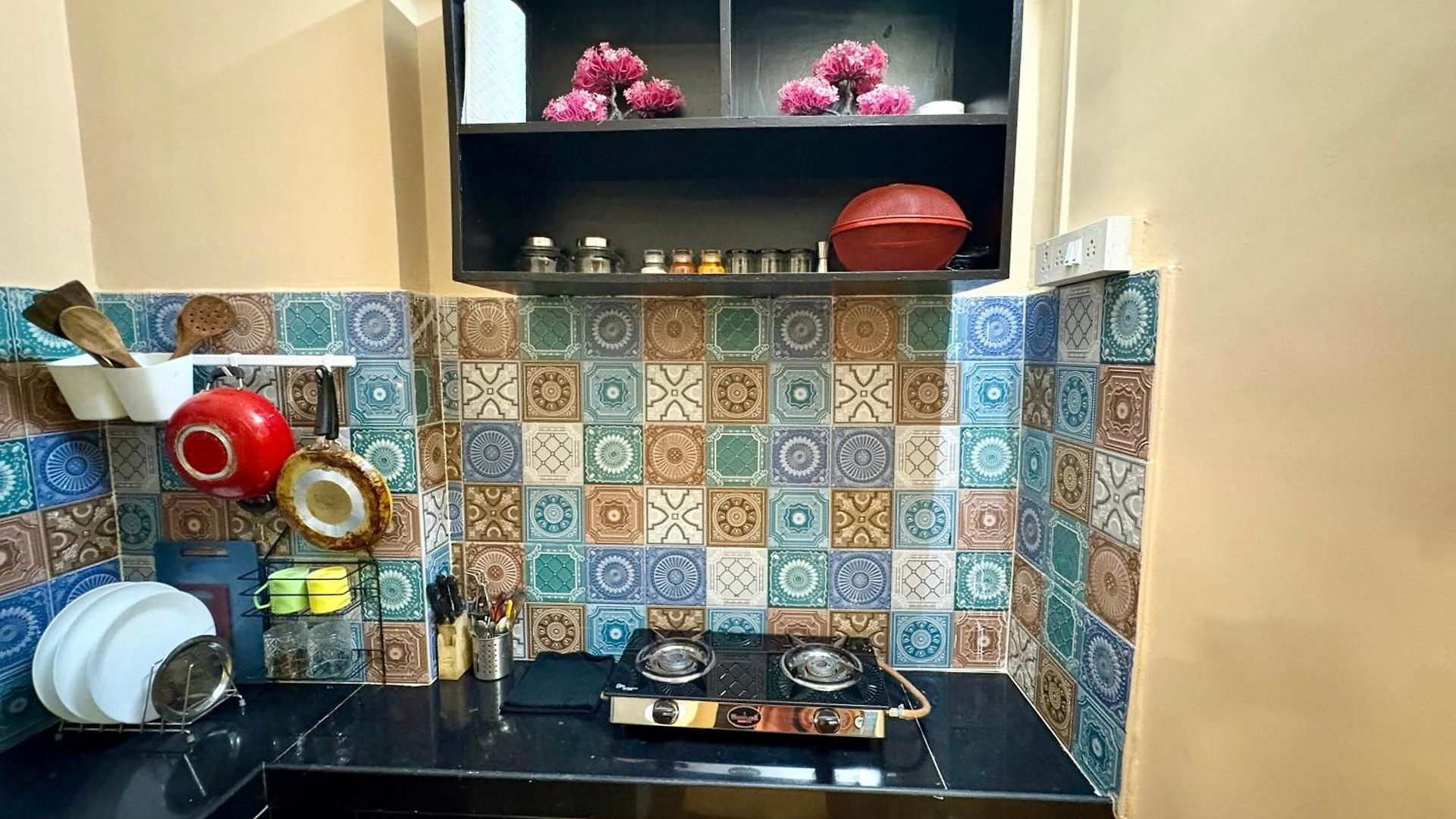 1bhk Casa Bella Off Linking Rd Ground Floor *