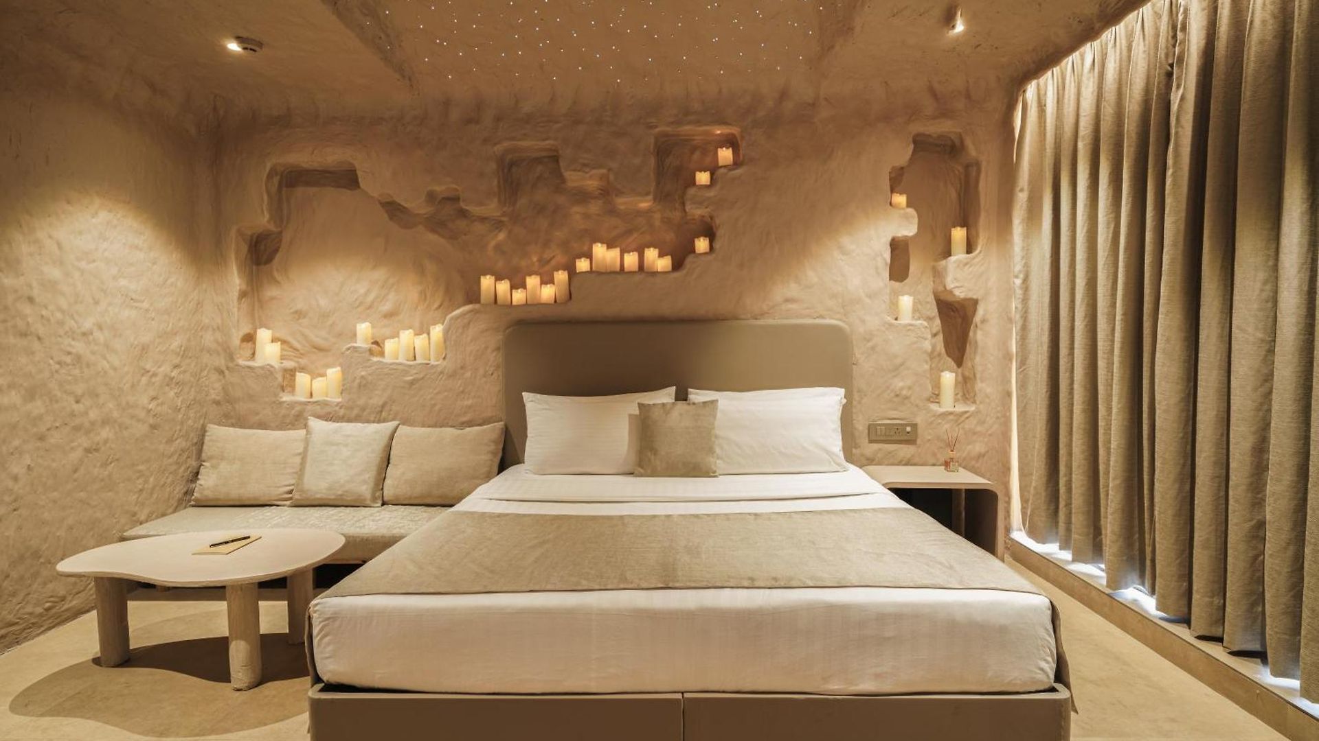 Dragonfly - The Art Hotel