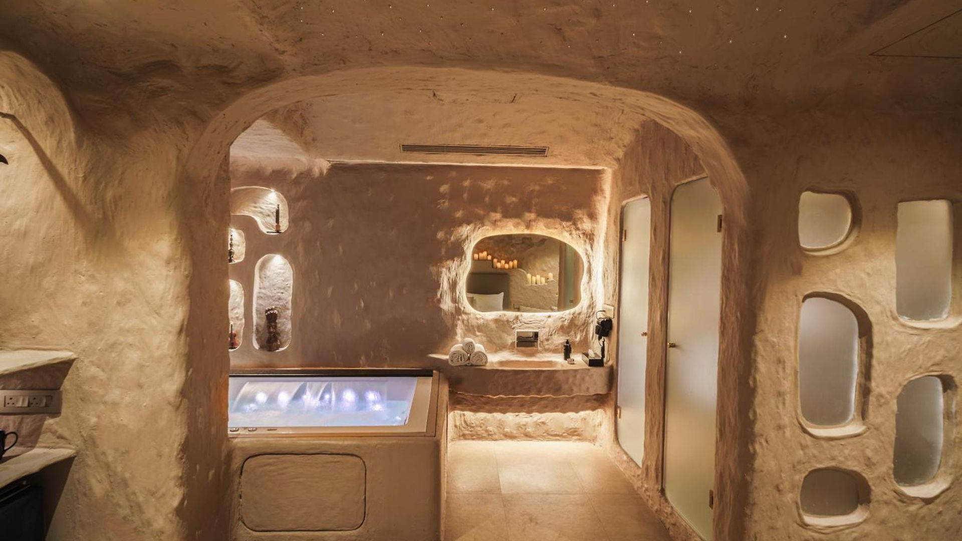 Dragonfly - The Art Hotel 4*