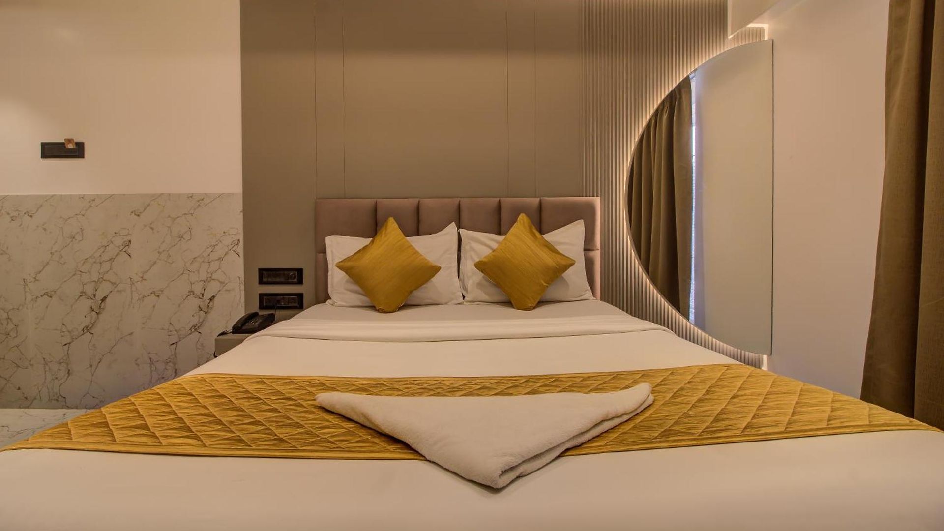 Hotel Malad Opposite Malad Railway Station