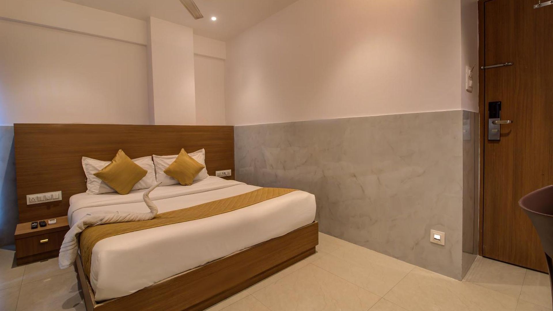 Malad Opposite Malad Railway Station Hotel Mumbai