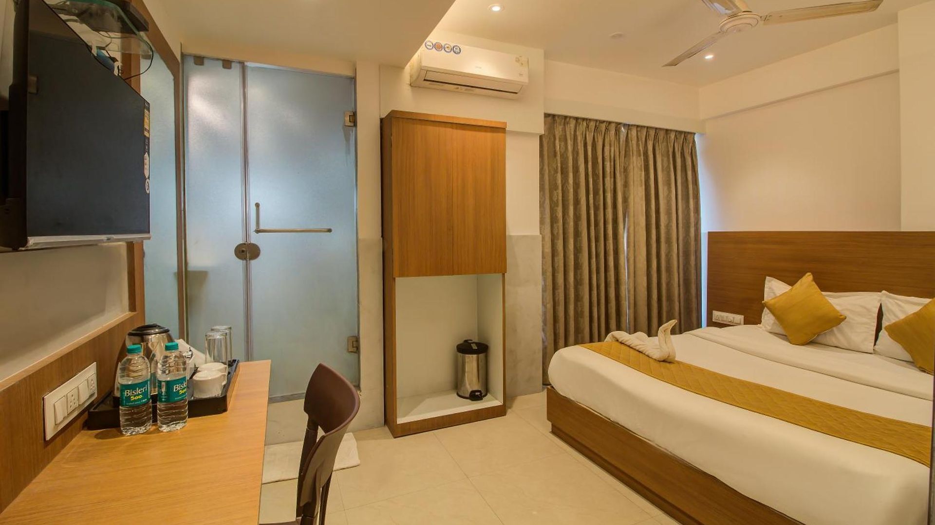 Malad Opposite Malad Railway Station Hotel 3*
