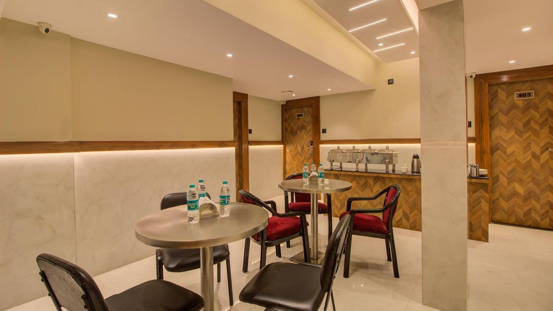 Malad Opposite Malad Railway Station Hotel 3*