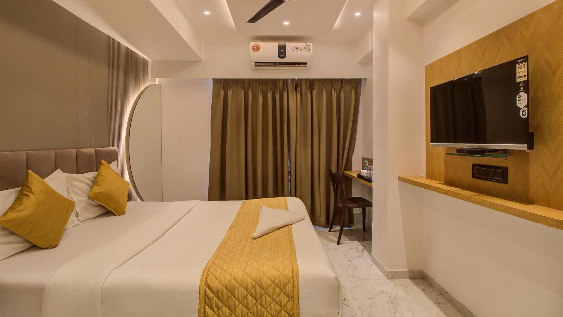 Malad Opposite Malad Railway Station Hotel Mumbai