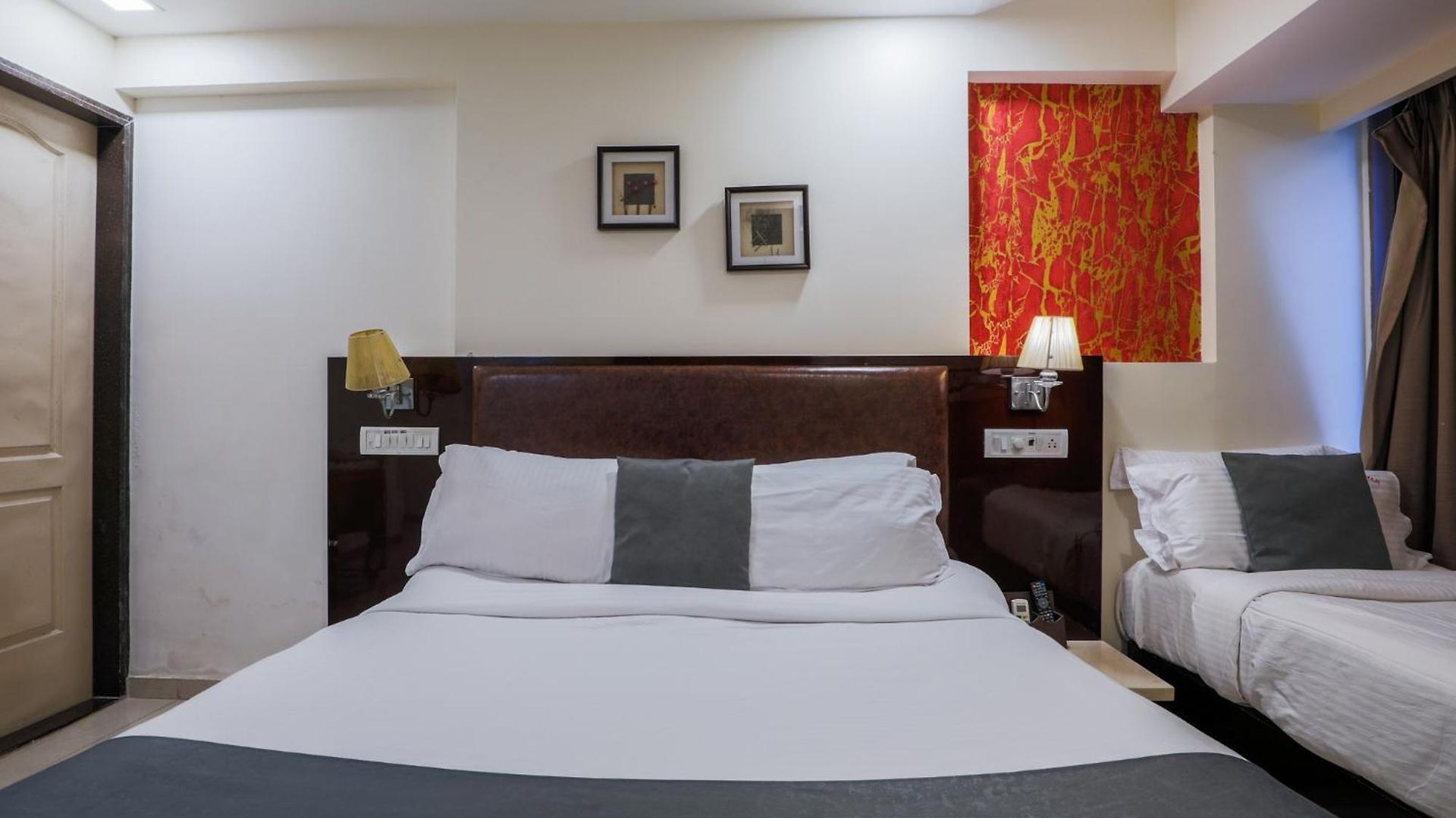 Hotel Laaiba Residency 3*
