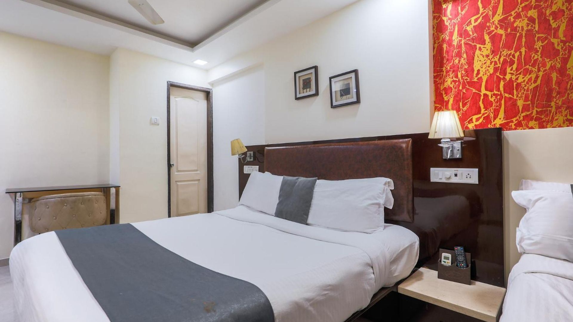 Laaiba Residency Hotel 3*