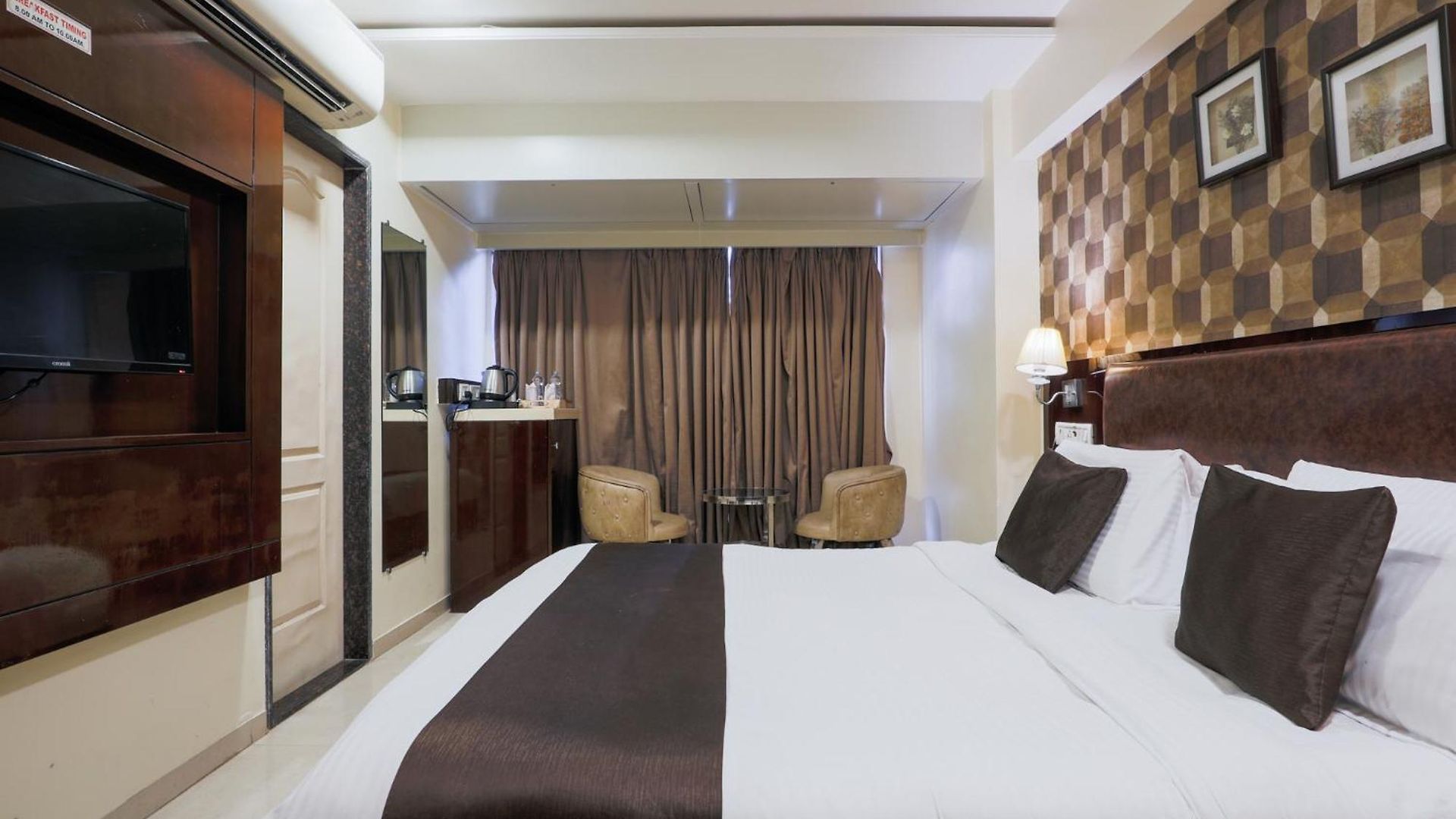 Hotel Laaiba Residency