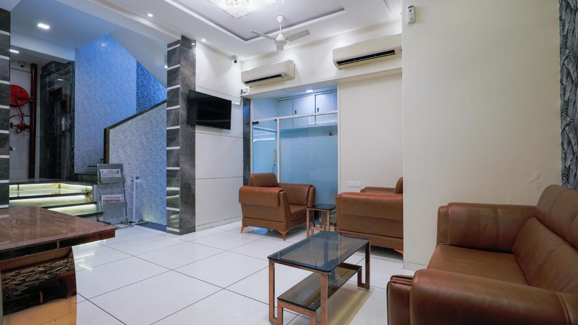 Laaiba Residency Hotel 3*