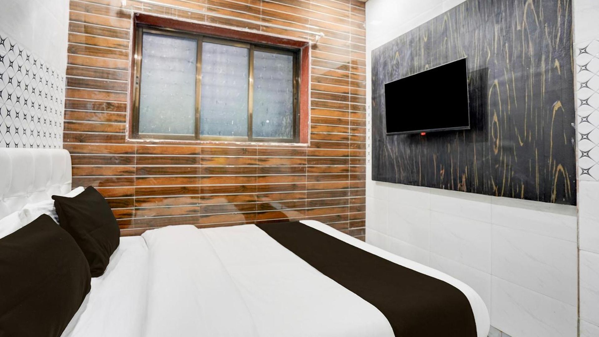 Hotel O By Oyo Grand Residency Mumbai