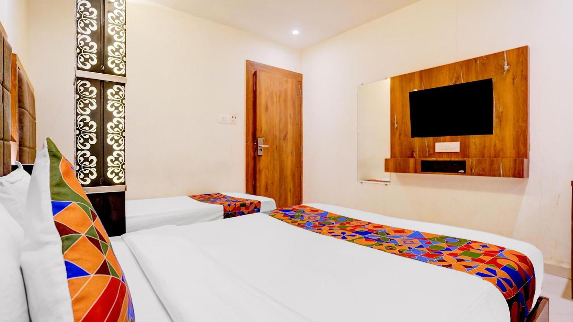 Hotel Fabhotel Abrol