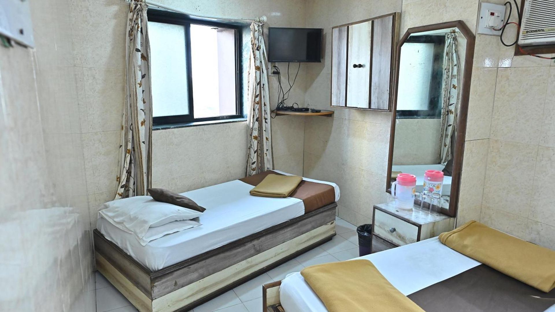 Ajanta 3* Mumbai