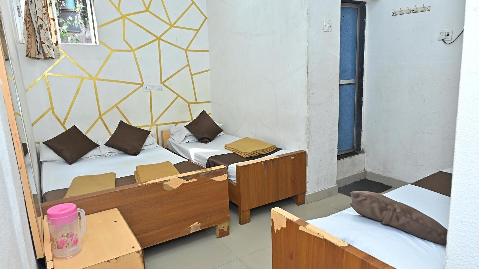 Ajanta Hotel 3*
